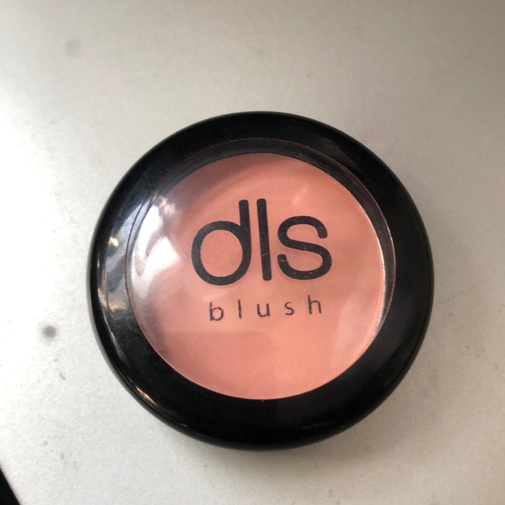 DLS blush